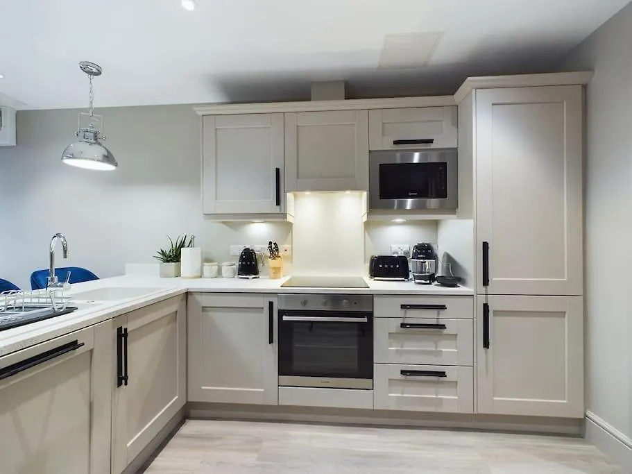 Malone Apartment On Lisburn Road By Lesley Belfast