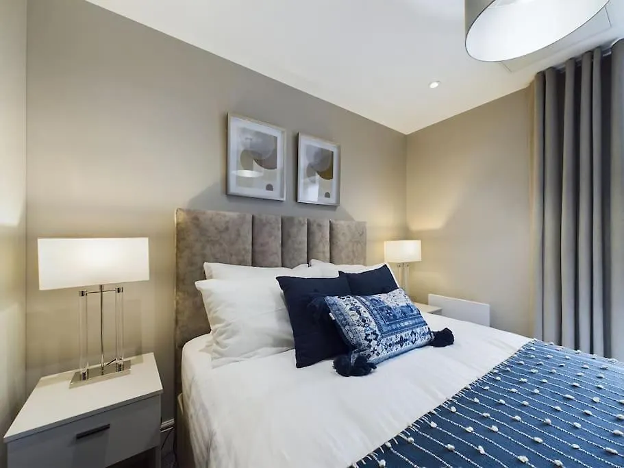 Malone Apartment On Lisburn Road By Lesley Belfast