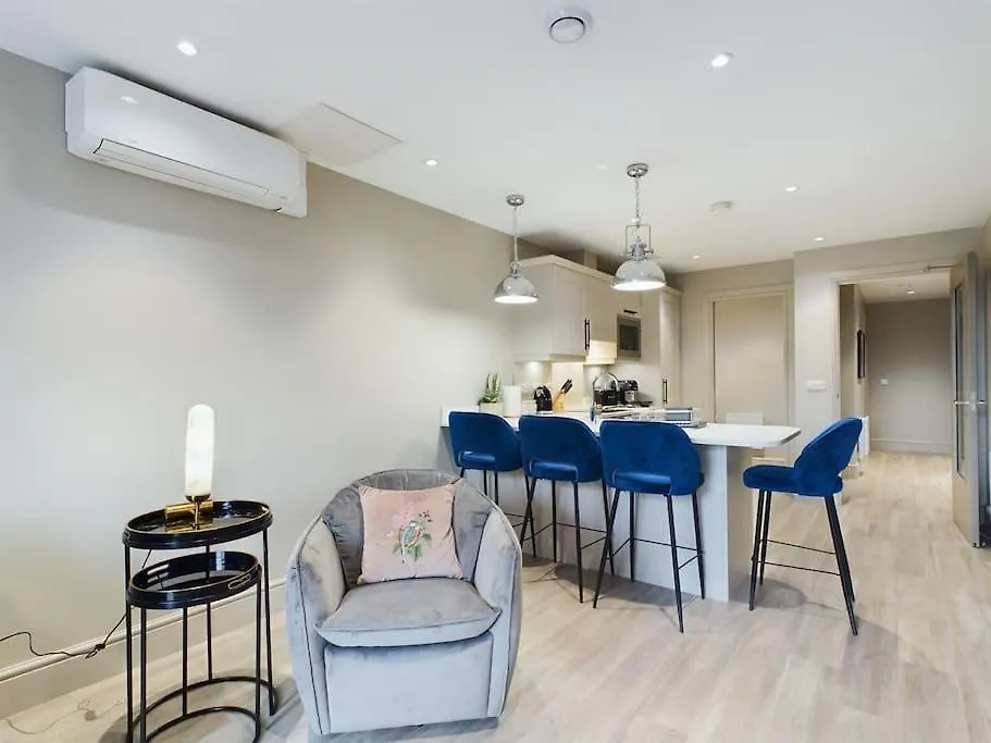 Malone Apartment On Lisburn Road By Lesley Belfast 0*,  United Kingdom